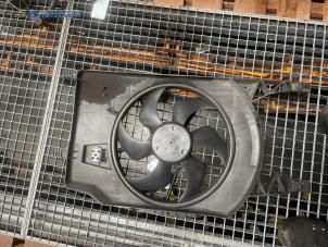 Usados Motor de aleta de refrigeración Renault Espace (JK) 2.2 dCi 150 16V Grand Espace Precio € 37,50 Norma de margen ofrecido por Autobedrijf Brooks