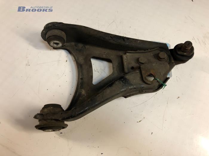 Front wishbone, right from a Renault Clio II Societe (SB) 1.5 dCi 65 2002