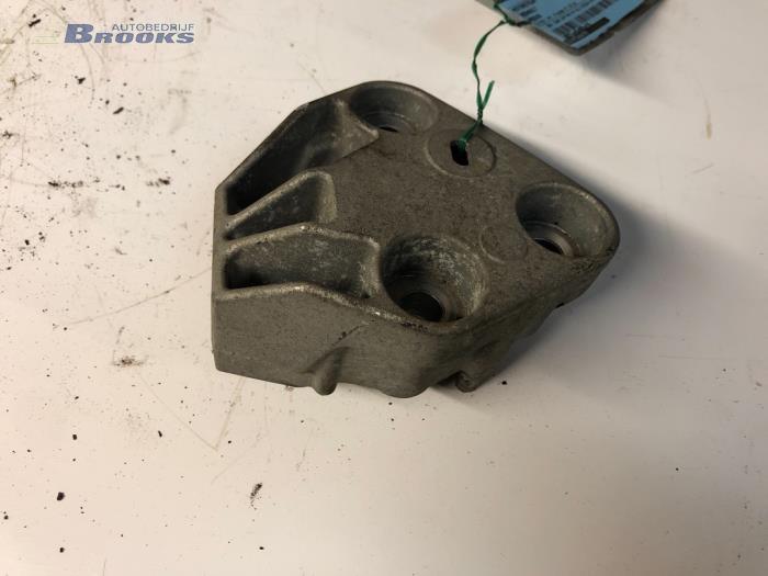Usagé Support moteur Renault Modus/Grand Modus (JP) 1.2 16V Prix € 15,00 Règlement à la marge proposé par Autobedrijf Brooks