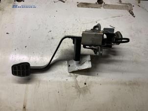 Used Clutch pedal Mitsubishi Colt (Z2/Z3) 1.3 16V Price € 15,00 Margin scheme offered by Autobedrijf Brooks