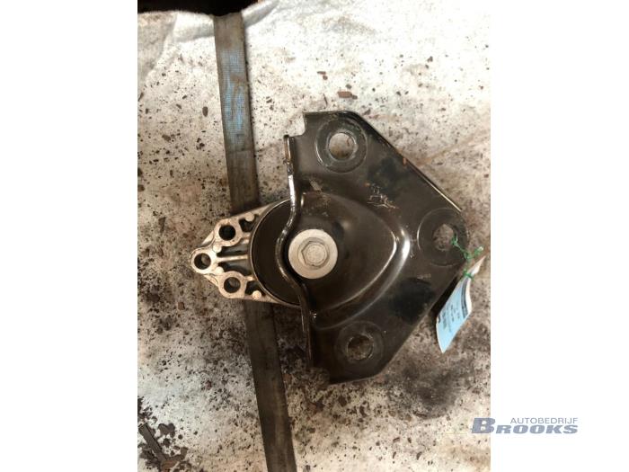 Used Engine mount Ford Fiesta 5 (JD/JH) 1.4 16V Price € 25,00 Margin scheme offered by Autobedrijf Brooks