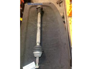 Used Front drive shaft, right Volkswagen Polo III (6N1) 1.0i 45 Price € 10,00 Margin scheme offered by Autobedrijf Brooks