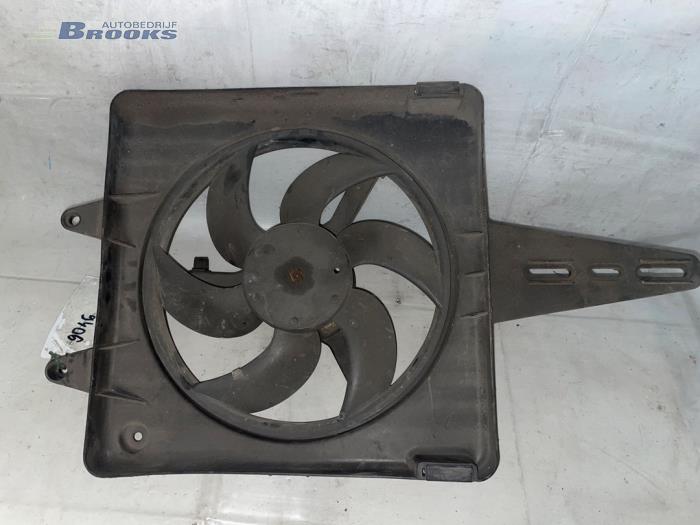 Używane Silnik wentylatora Fiat Brava (182B) 1.4 S,SX 12V Cena € 15,00 Procedura marży oferowane przez Autobedrijf Brooks