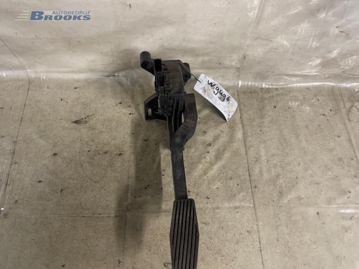 Begagnade Gaspedalsensor Opel Combo (Corsa C) 1.7 DTI 16V Pris € 20,00 Marginaltabell erbjuds av Autobedrijf Brooks