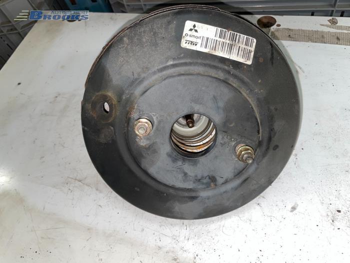Usagé Servo frein Mitsubishi Colt (Z2/Z3) 1.3 16V Prix € 30,00 Règlement à la marge proposé par Autobedrijf Brooks