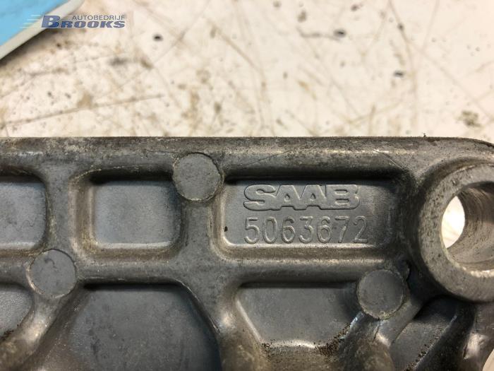 Engine mount from a Saab 9-5 Estate (YS3E) 3.0 TiD V6 24V 2002