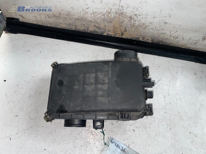 Begagnade Luftfilterhus Suzuki Alto (RF410) 1.1 16V Pris € 20,00 Marginaltabell erbjuds av Autobedrijf Brooks