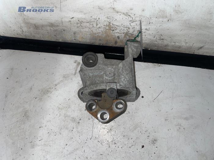 Used Engine mount Fiat Stilo (192A/B) 1.9 JTD 115 Price € 30,00 Margin scheme offered by Autobedrijf Brooks