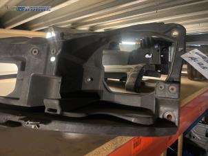 Front från en Opel Vivaro 1.9 DI 2004