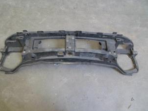 Front från en Opel Vivaro 1.9 DI 2004
