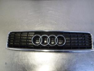 Usagé Calandre Audi A4 Prix sur demande proposé par Autobedrijf Brooks