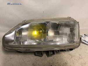 Used Headlight, left Renault Safrane I 2.5 RN,RT,RXE Price € 10,00 Margin scheme offered by Autobedrijf Brooks