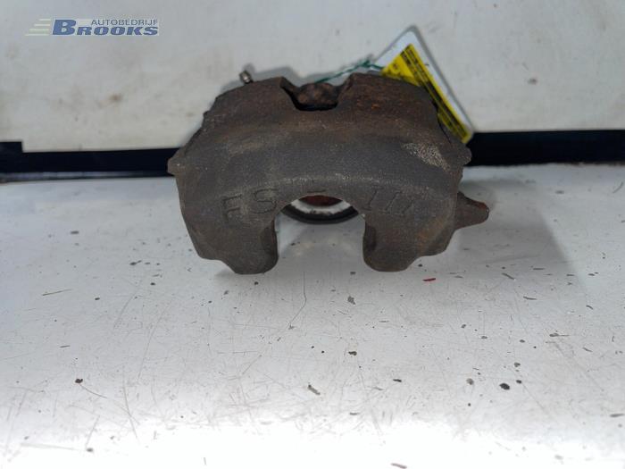 Gebrauchte Bremszange rechts vorne Volkswagen Golf IV (1J1) 1.6 Preis € 10,00 Margenregelung angeboten von Autobedrijf Brooks