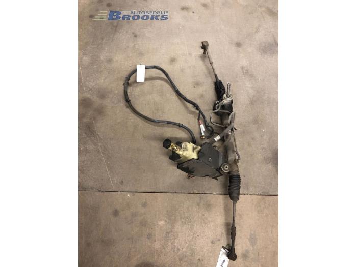 Usagé Pompe direction assistée Opel Astra G (F70) 2.0 DI 16V Prix sur demande proposé par Autobedrijf Brooks
