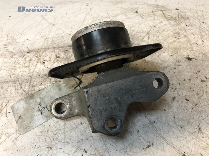 Gearbox mount from a Mitsubishi Colt (Z2/Z3) 1.3 16V 2005