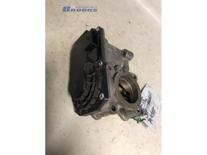 Gebrauchte Drosselklappengehäuse Renault Clio III (BR/CR) 1.2 16V TCe 100 Preis € 37,50 Margenregelung angeboten von Autobedrijf Brooks