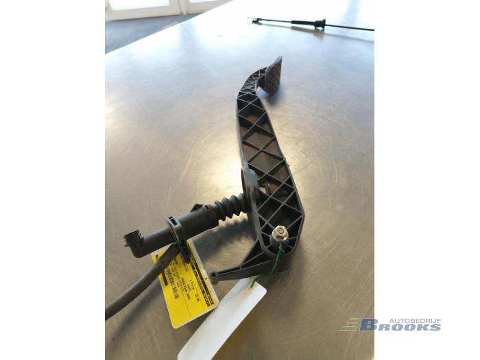 Clutch pedal Volkswagen Transporter T5 2.5 TDi 7H1721315