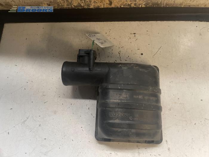 Gebrauchte Luftmassenmesser Suzuki Jimny Hardtop 1.3i 16V VVT 4x4 Metal Top Preis € 75,00 Margenregelung angeboten von Autobedrijf Brooks