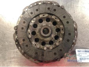 Used Clutch kit (complete) BMW 5 serie (E60) 520d 16V Corporate Lease Price on request offered by Autobedrijf Brooks