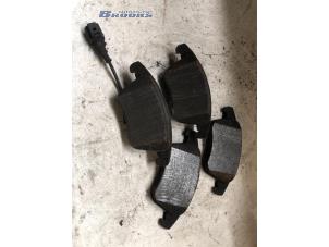 Used Front brake pad Volkswagen Tiguan Price € 25,00 Margin scheme offered by Autobedrijf Brooks