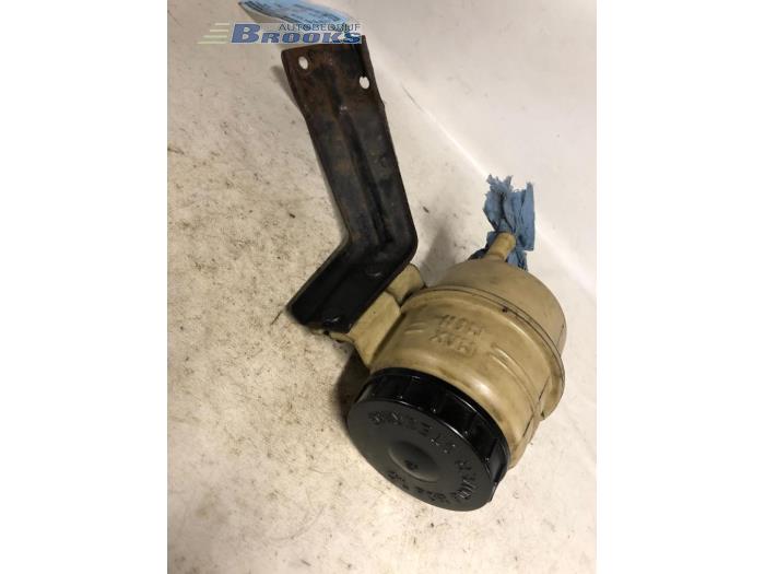 Begagnade Styrservotank Peugeot Boxer (230P) 2.5TD di 12V Pris € 10,00 Marginaltabell erbjuds av Autobedrijf Brooks