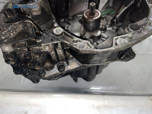 Getriebe van een Renault Laguna II Grandtour (KG) 1.9 dCi 100 2004