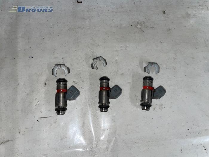 Fuel injector