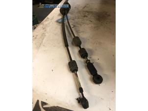 Used Gearbox shift cable Opel Movano Combi 2.5 DTI Price € 25,00 Margin scheme offered by Autobedrijf Brooks