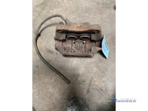 Used Front brake calliper, left Opel Movano Combi 2.5 DTI Price € 15,00 Margin scheme offered by Autobedrijf Brooks