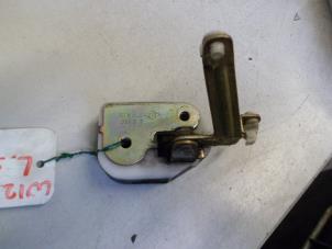 Used Sliding door lock mechanism, left Opel Movano Combi 2.5 DTI Price € 15,00 Margin scheme offered by Autobedrijf Brooks