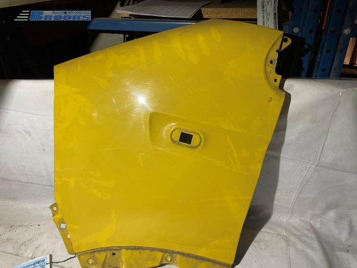 Front wing, left from a Opel Movano Combi 2.5 DTI 2006