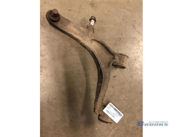 Front wishbone, left from a Opel Movano Combi 2.5 DTI 2006