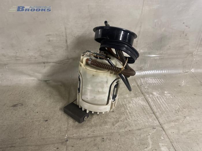 Usagé Pompe à carburant Volkswagen Polo III (6N1) 1.3i 55 Prix € 10,00 Règlement à la marge proposé par Autobedrijf Brooks