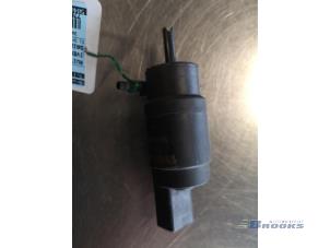 Used Windscreen washer pump Iveco New Daily IV 40C15V, 40C15V/P Price € 10,00 Margin scheme offered by Autobedrijf Brooks