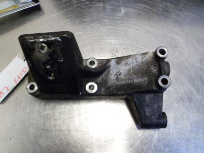 Used Engine mount Iveco New Daily IV 40C15V, 40C15V/P Price € 20,00 Margin scheme offered by Autobedrijf Brooks