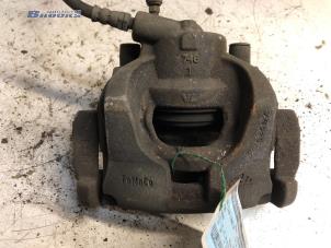 Usagé Etrier de frein (pince) avant droit Ford Mondeo IV 2.0 TDCi 140 16V Prix € 20,00 Règlement à la marge proposé par Autobedrijf Brooks