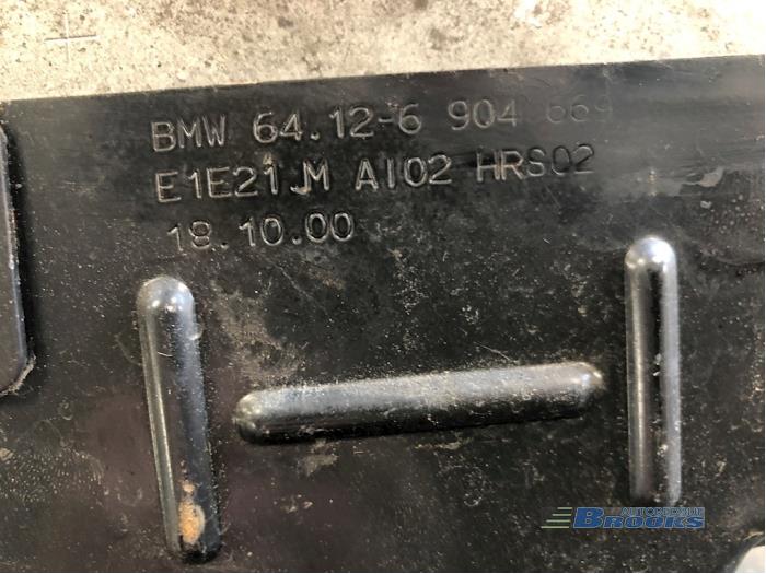 Módulo calefacción agua refrigerante de un BMW 3 serie (E46/4) 320d 16V 2001