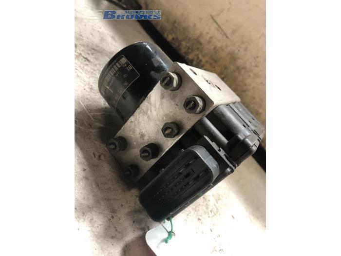 Bloc ABS d'un Peugeot 206 (2A/C/H/J/S) 2.0 GTI 16V 2000