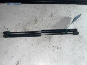 Used Rear gas strut, right Ford Mondeo IV 2.0 TDCi 140 16V Price € 5,00 Margin scheme offered by Autobedrijf Brooks