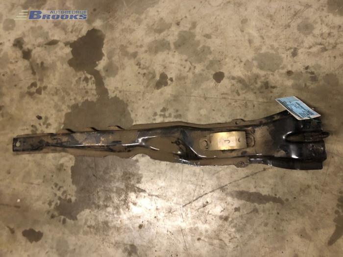 Used Engine mount Mitsubishi Outlander (CU) 2.4 16V 4x2 Price € 25,00 Margin scheme offered by Autobedrijf Brooks