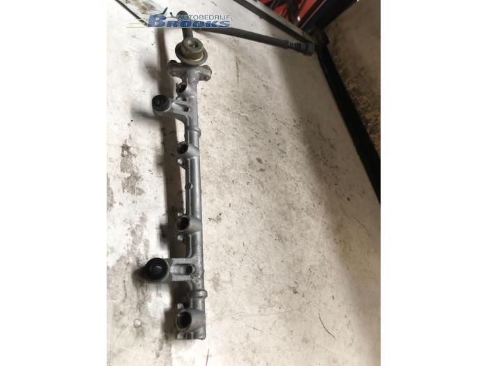 Usagé Système d'injection Toyota Yaris (P1) 1.3 16V VVT-i Prix € 10,00 Règlement à la marge proposé par Autobedrijf Brooks