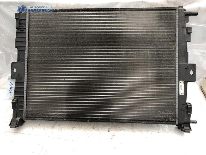 Usagé Radiateur Renault Megane II (BM/CM) 1.6 16V Prix € 25,00 Règlement à la marge proposé par Autobedrijf Brooks