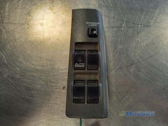 Używane Przelacznik combi okienny Mitsubishi Space Wagon (N3/N4) 2.0 GLXi 16V Cena € 15,00 Procedura marży oferowane przez Autobedrijf Brooks