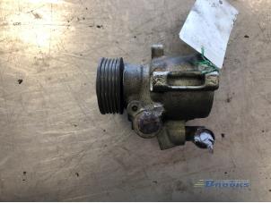 Used Power steering pump Ford Mondeo I Wagon 1.8 TD Price € 15,00 Margin scheme offered by Autobedrijf Brooks