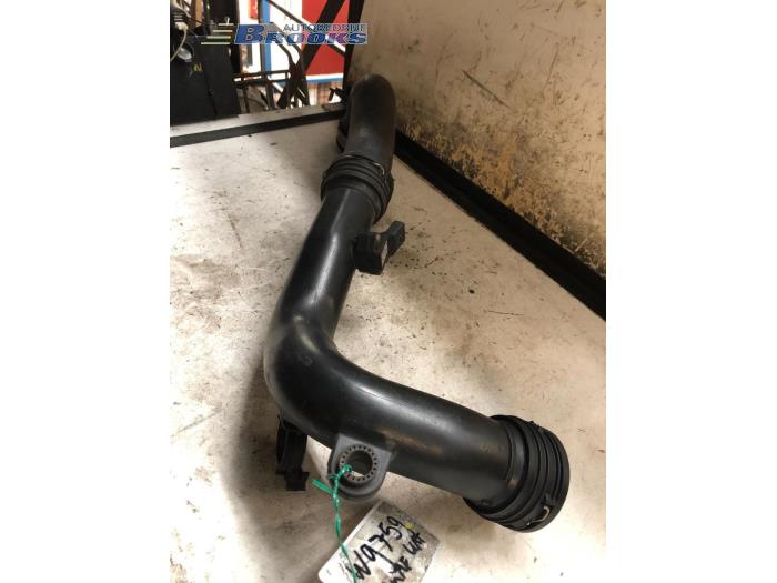Gebrauchte Intercooler Rohr Volkswagen Passat (3C2) 2.0 TDI 16V 140 Preis € 15,00 Margenregelung angeboten von Autobedrijf Brooks