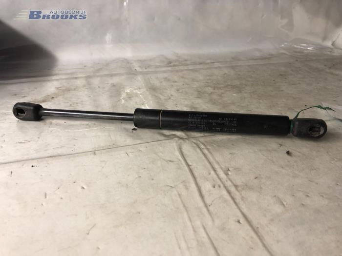 Rear gas strut, right from a Seat Cordoba Facelift (6C2/6K2) 1.6 2000
