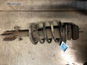 Used Front shock absorber rod, right Mercedes Vito (638.1/2) 2.3 114 16V Price € 15,00 Margin scheme offered by Autobedrijf Brooks
