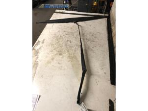 Used Front wiper arm Peugeot 307 Price € 10,00 Margin scheme offered by Autobedrijf Brooks
