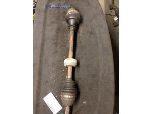 Used Front drive shaft, right Renault Clio (B/C57/357/557/577) 1.4 RN,RT,S,Autom.Kat. Price € 20,00 Margin scheme offered by Autobedrijf Brooks