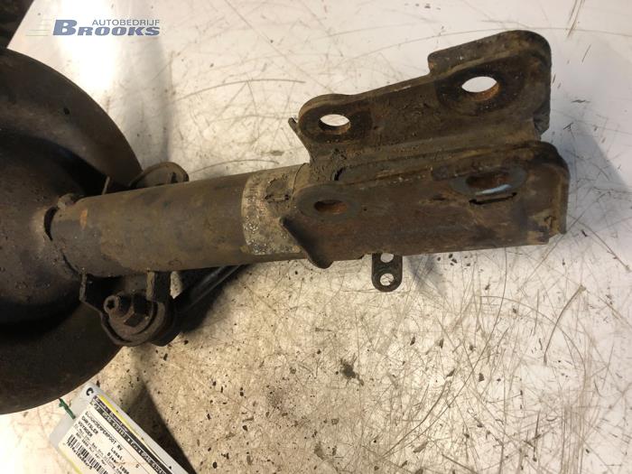 Front shock absorber rod, right from a Chrysler Voyager 1996
